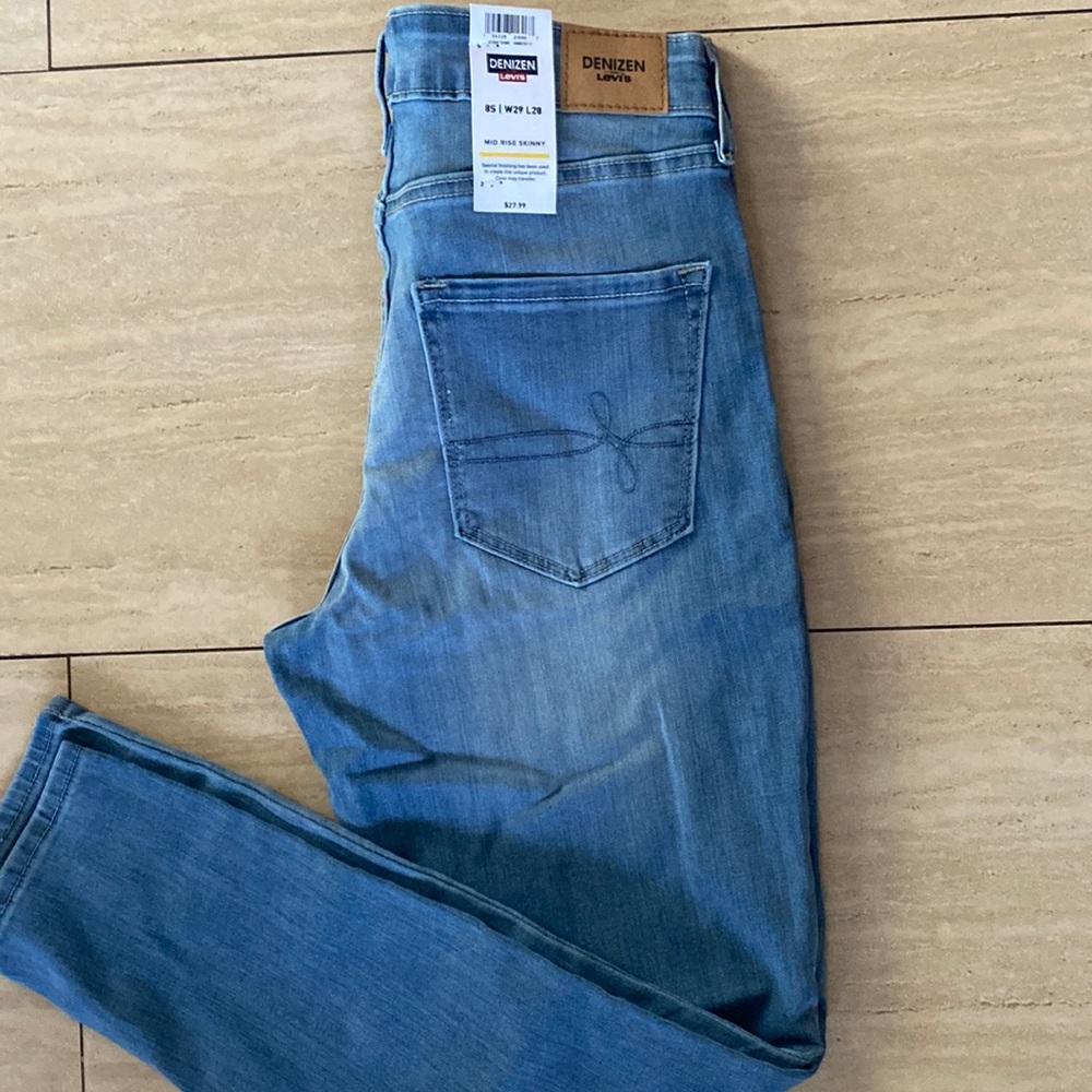 NWT Levi’s Denizen Essential Stretch Levi’s Jeans 29